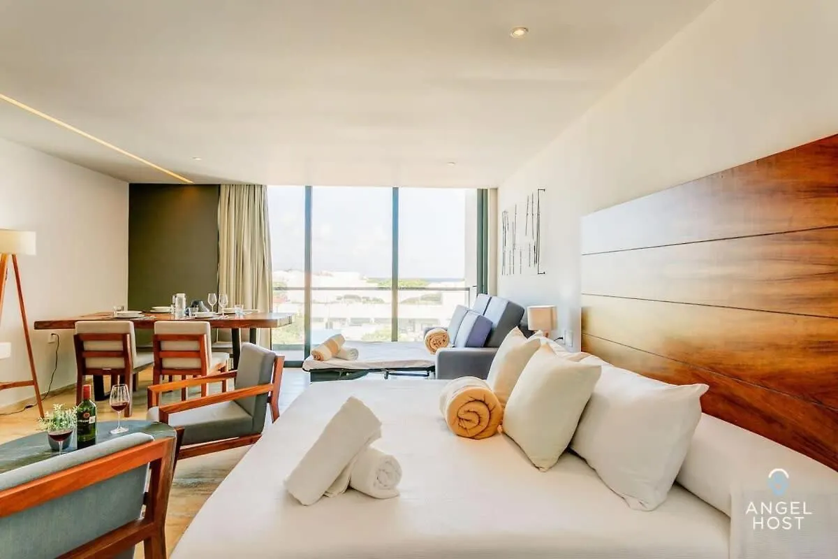 New Downtown Stay With Oceanview Roof Pool And Gym Plus Cafe Playa del Carmen